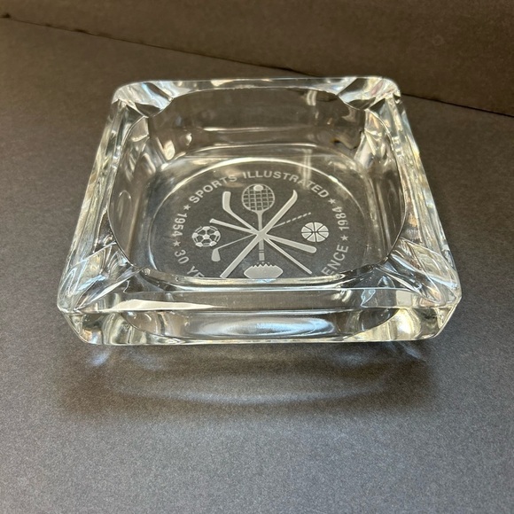Rare 'Sports Illustrated' 30 Years Of Excellence Large Cigar Glass Sq. Ashtray - Picture 6 of 6